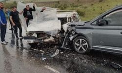 Çubuk'ta iki otomobil çarpıştı