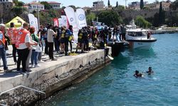 Deniz Dibinden 1 Ton Atık Çıkarıldı