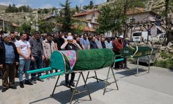 Dumandan zehirlenen çift son yolculuğuna uğurlandı