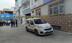 Evinin önünde silahlı saldırıya uğradı!