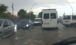 Malatya'da sağanak ulaşımı olumsuz etkiledi