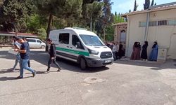 Otomobilin altında kalan bebek kurtulamadı