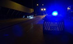 Polis motosikleti üniversiteliye çarptı