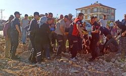 Şarampole devriklen traktördeki çocuk yaşamını yitirdi