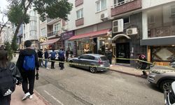 Tıraş olan kardeşini ensesinden vurdu