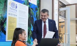 Yusuf Tekin öğrencilerle buluştu
