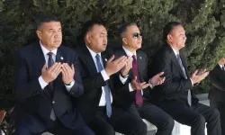 Bakan Yerlikaya'dan Haydar Aliyev’in kabrine ziyaret
