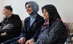 Bakan Göktaş'tan 70 yıldır evli çifte ziyaret