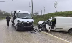 İnegöl’de trafik kazası: 13 kişi yaralandı