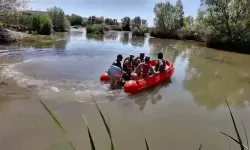 Yüklü miktarda kök Hint keneviri ve skunk ele geçirildi