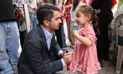 Çankaya Belediye Başkanı gençlerle bir arada