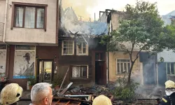Yangında 2 itfaiyeci yaralandı