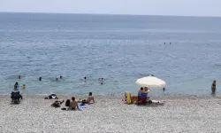 Konyaaltı Sahili'nde yoğunluk