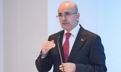 Mehmet Şimşek, Londra'da
