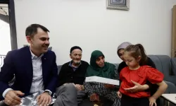 Murat Kurum depremzede aileyi ziyaret etti