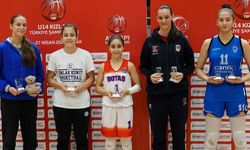 Basketbolcu Nehir Özbakır babası Nezih Özbakır'ın izinden gidiyor