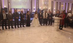 Nevşehir Belediye Başkanı gelin arabası kullandı