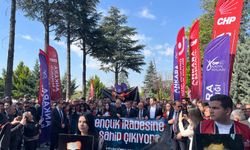 Özgür Özel Denizler için yürüdü