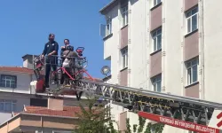 Depo yangınında mahsur kaldılar