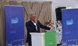 Memduh Büyükkılıç uluslararası öğrencilerle bir araya geldi