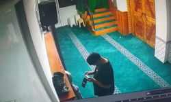 Caminin bağış kutusunu çaldı