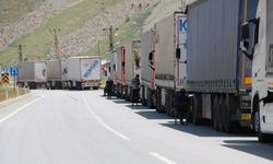 İran sınırında kuyruk