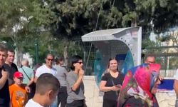 Sınava geç kalan öğrencilere polislerden yardım