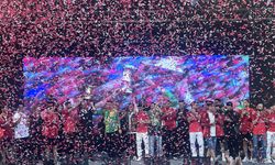 Ümraniye'de Tuğçe Kandemir Mezunlarla Buluştu