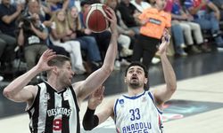 Beşiktaş, Anadolu Efes'i Deplasmanda Mağlup Etti! Seride Durum 2-2 Oldu