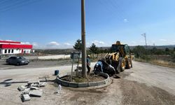 Kalecik-Kırıkkale Kavşağında Bordür Taşı Yenileme Çalışması