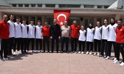 Tatamide milli mesai yoğun... Milli taekwondocular madalya avında