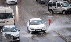 Erzurum'da sağanak yağış!