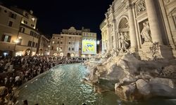 Roma'da Trevi Çeşmesi'nin Işıkları Gazze İçin Söndü