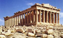 Akropolis 'Aşırı Sıcak'tan Kapandı