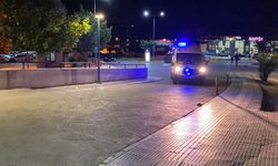 Araçta Başından Vuruldu, Yanındaki 2 Arkadaşı Gözaltında