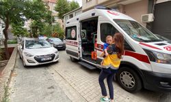 Çorlu'da arabada mahsur kalan bebek kurtarıldı