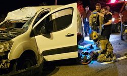 İnegöl'de hafif ticari araç ve TIR çarpıştı