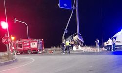 Kontrolden Çıkan Araç Direğe Çarptı