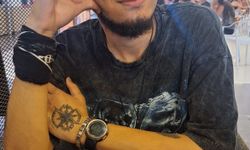 Otomobil önce refüje ardından yayaya çarptı