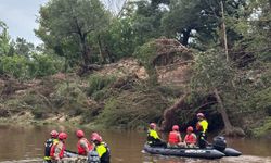 Texas'taki selde yaşamını yitirenlerin sayısı 104 oldu