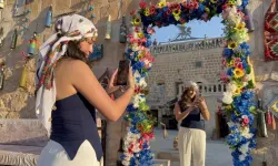 45 Derece Sıcağa Rağmen Midyat’a Turist Akını