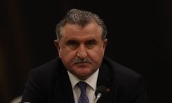 Marmaris Belediyesi'ndeki havuz sorununa tepki gösterdi