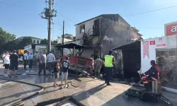 Sakarya'da market deposunu alevler sardı