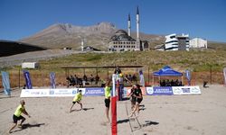 Kayseri'de plaj voleybolu turnuvası