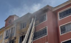 7 Katlı Binadaki Yangında Mahsur Kalan 5 Kişi Kurtarıldı