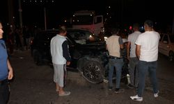 Aksaray'da cip ve otomobil çarpıştı