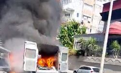 Avcılar D-100'de Minibüs Yangını