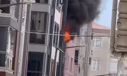Avcılar'da çıkan yangında daire küle döndü