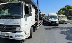 Avcılar’da motosiklet çekiciye çarptı: 2 yaralı