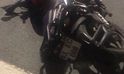 Bariyerlere çarpan motosikletin sürücüsü öldü